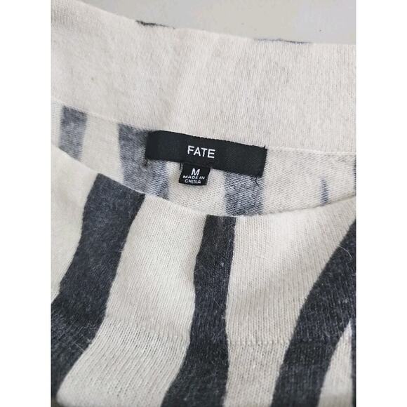 Fate~Woma Sz. M~Off-Whire/Gray Zebra Animal Print Boat Neck Sweater Angora Blend - Picture 10 of 13